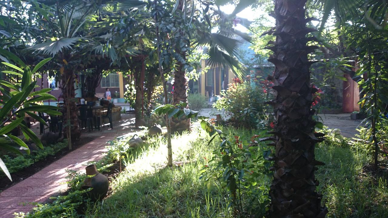 B&B The Annex บาเฮอร์ดาร์ ภายนอก รูปภาพ